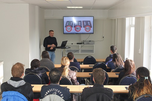 Snelcursus Theorie: Haal Je Rijbewijs in Één Dag!